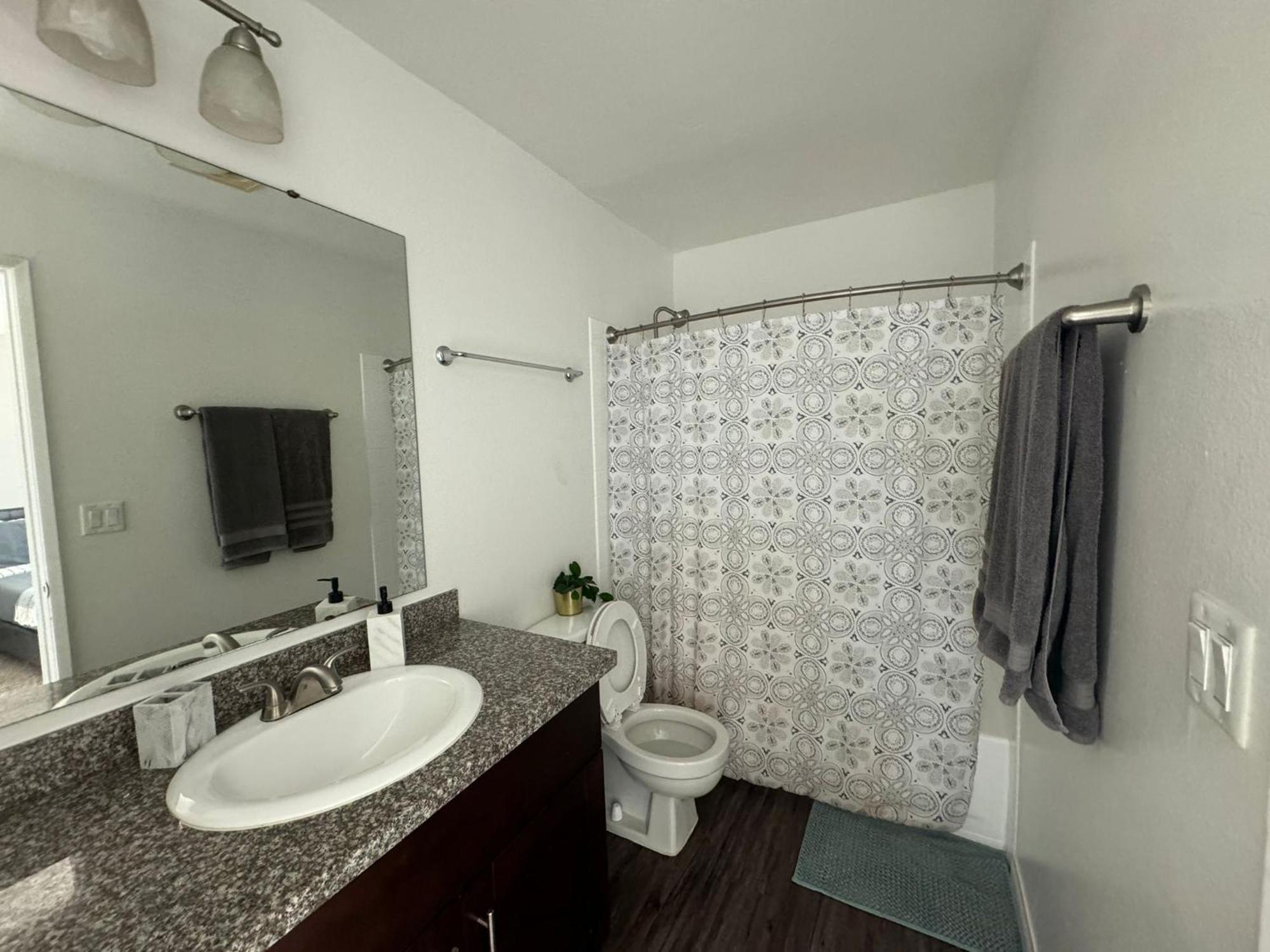Incredible Two Bedroom Hollywood Apartments Free Parking ロサンゼルス エクステリア 写真