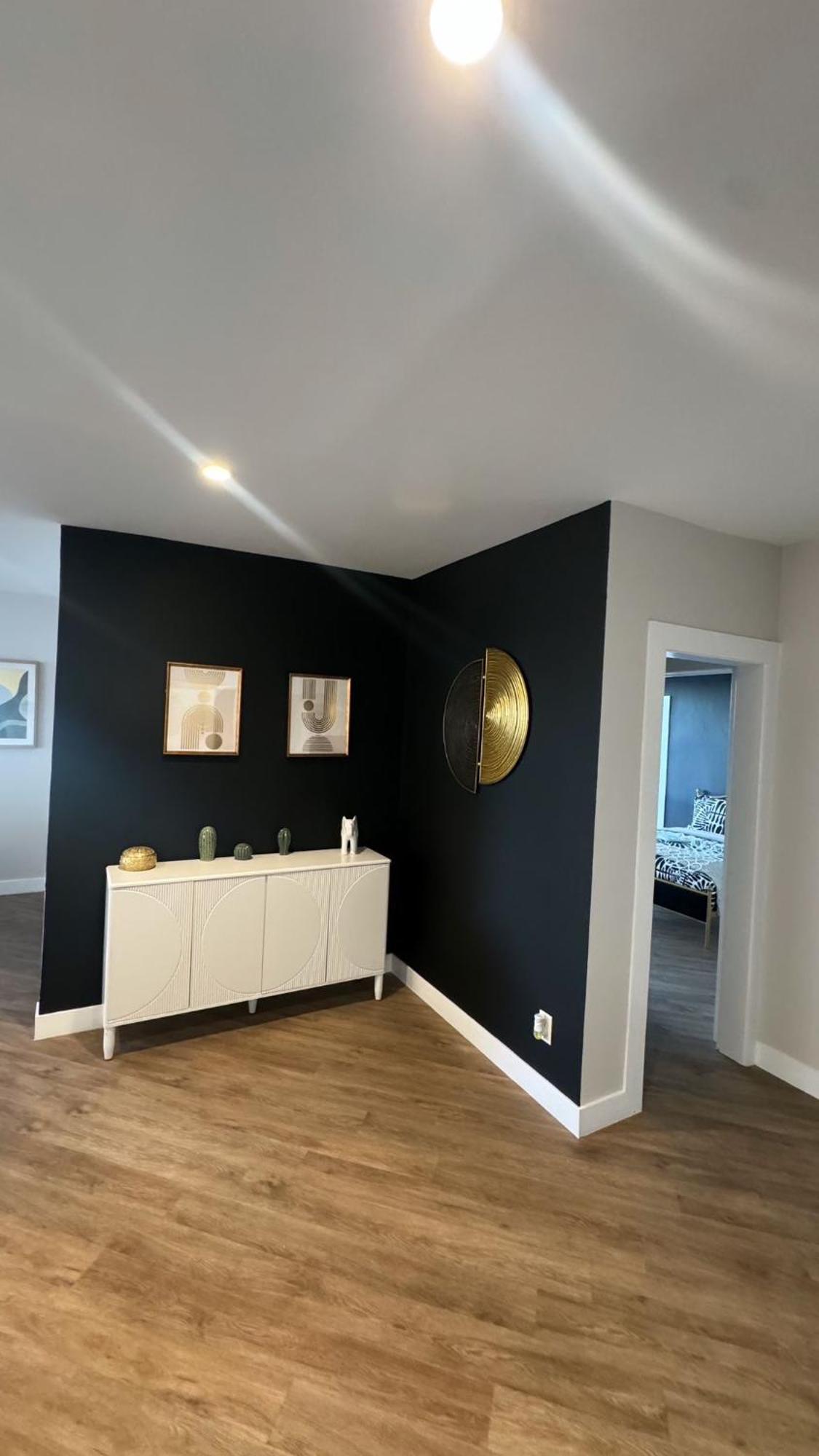 Incredible Two Bedroom Hollywood Apartments Free Parking ロサンゼルス エクステリア 写真
